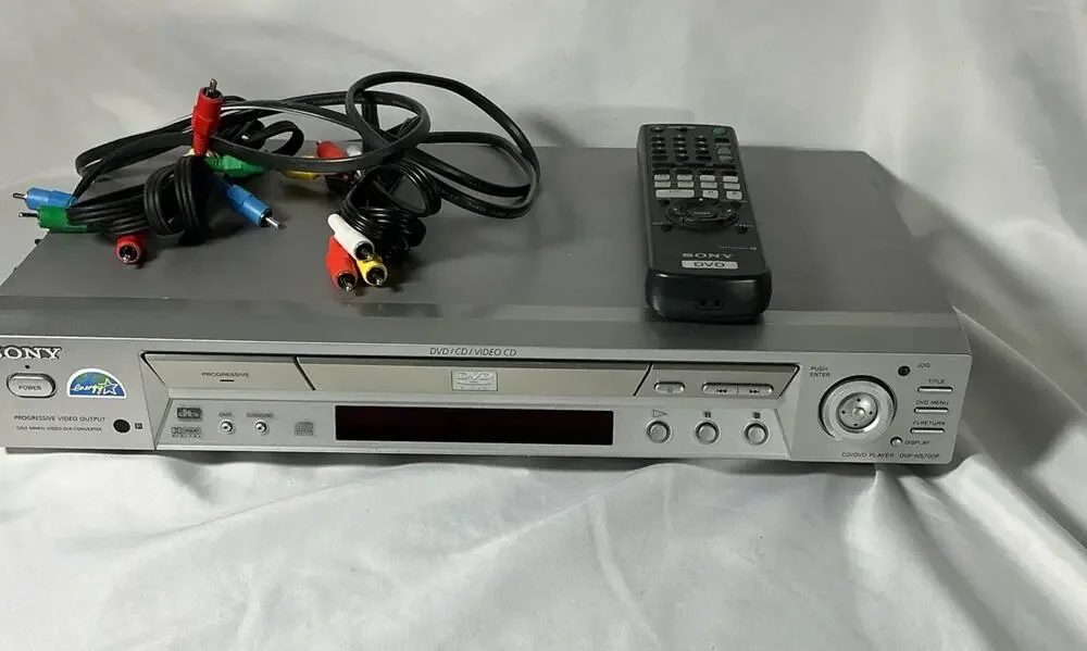 Sony DVP-NS700P DVD/CD Player With Remote And All Cables TESTED